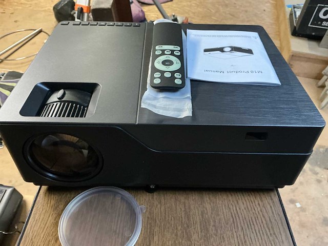 Rosh m18 beamers & diaprojectie met scherm (2x) - afbeelding 6 van  10