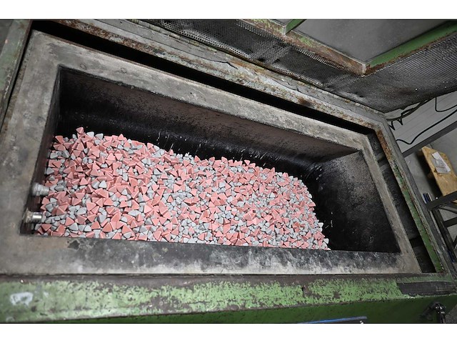 Rösler vre350 afbraammachine met rvs spoelunit - afbeelding 6 van  8