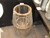Rotan windlicht met hoogte 62 cm. - afbeelding 1 van  2