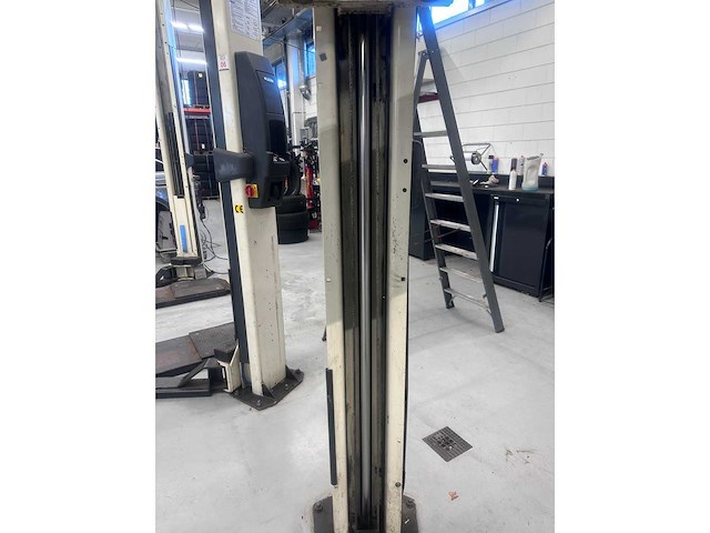 Rotary - 3000kg 2 koloms hefbrug schaar opname - afbeelding 3 van  7