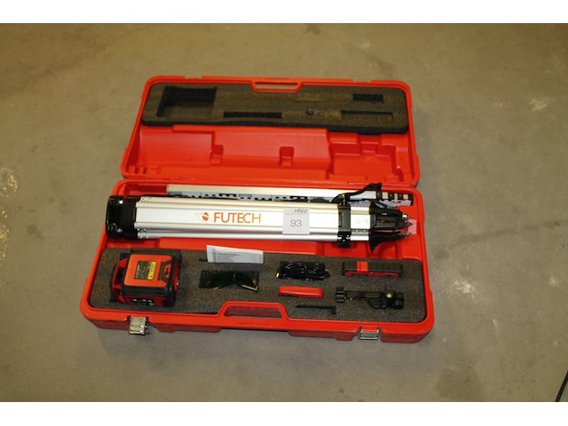 Roterend laser futech spinner met driepoot en accessoires in kunststof koffer. - afbeelding 1 van  4