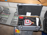 Roterend laser vector 300hv met ontvanger in koffer met accessoires. - afbeelding 1 van  5