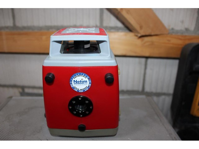 Roterend laser vector 300hv met ontvanger in koffer met accessoires. - afbeelding 4 van  5