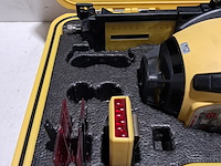 Roterende laser leica, rugby 55, bouwjaar 2012, zelfstellend horizontaal/verticaal - afbeelding 2 van  6