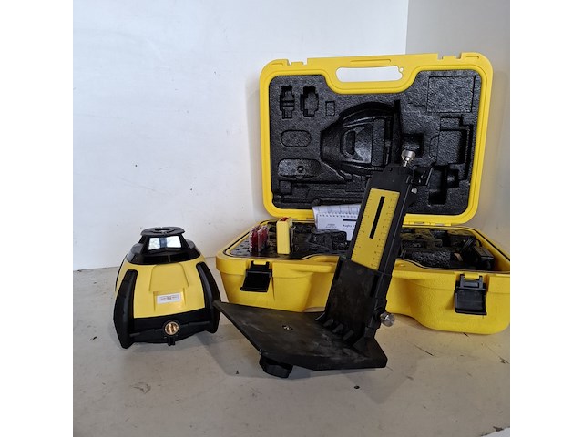 Roterende laser leica, rugby 55, bouwjaar 2012 - afbeelding 1 van  8