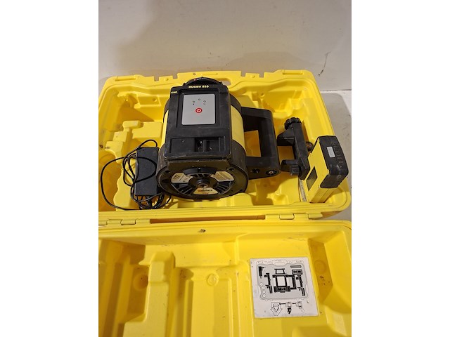 Roterende laser zelfstellend horizontaal leica, rugby 810, bouwjaar 2014 - afbeelding 1 van  5