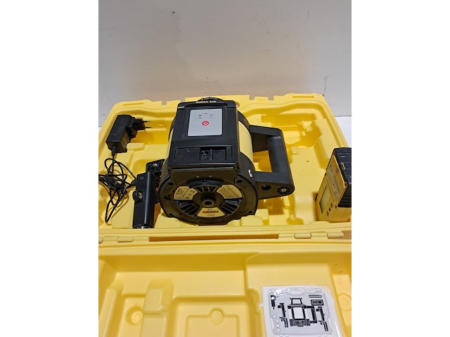 Roterende laser zelfstellend horizontaal leica, rugby 810, bouwjaar 2014 - afbeelding 1 van  12