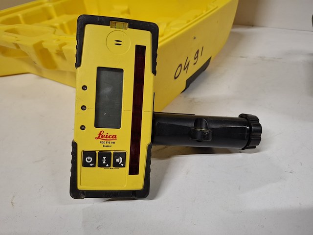 Roterende laser zelfstellend horizontaal leica, rugby 810, bouwjaar 2014 - afbeelding 9 van  10