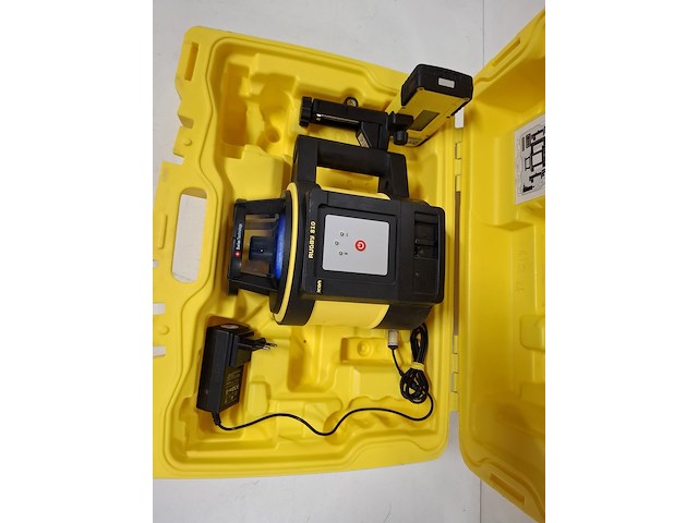 Roterende laser zelfstellend horizontaal leica, rugby 810, bouwjaar 2014 - afbeelding 3 van  10
