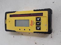 Roterende laser zelfstellend horizontaal leica, rugby 810, bouwjaar 2014 - afbeelding 3 van  20