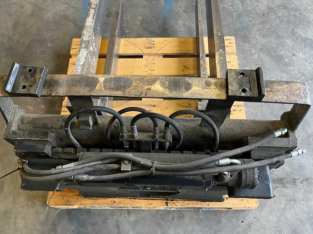 Roterende vorkenklem heftruck - fem3a - afbeelding 3 van  7