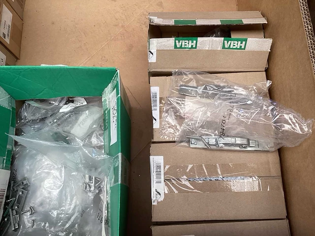 Roto, reynaers, sobinco partij diverse glassteunen en hoekstukken - afbeelding 6 van  41
