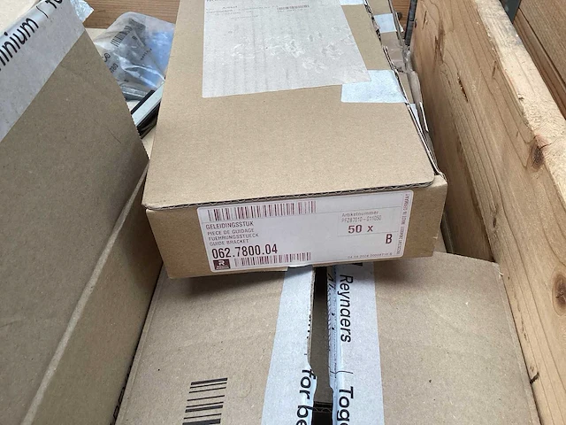 Roto, reynaers, sobinco partij diverse glassteunen en hoekstukken - afbeelding 25 van  41
