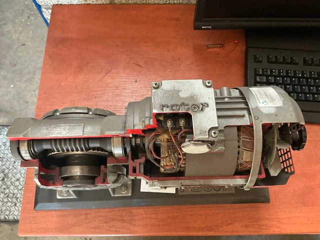 Rotor elektromotor opengewerkt - afbeelding 3 van  9