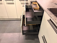 Rotpunkt - showroomkeuken met apparatuur - afbeelding 9 van  22