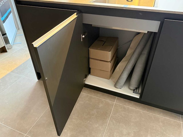 Rotpunkt - showroomkeuken met apparatuur - afbeelding 20 van  39