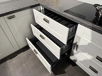 Rotpunkt - showroomkeuken met bosch/inventum apparatuur - afbeelding 4 van  25