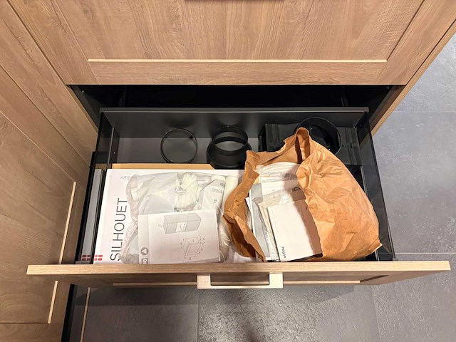 Rotpunkt - showroomkeuken met neff/pelgrim apparatuur - afbeelding 11 van  24