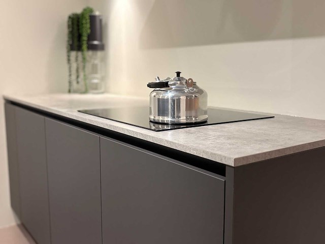 Rotpunkt - showroomkeuken met pelgrim apparatuur - afbeelding 20 van  32