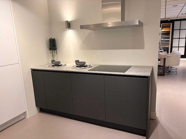 Rotpunkt - showroomkeuken met pelgrim apparatuur - afbeelding 29 van  32