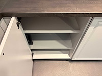 Rotpunkt - showroomkeuken met pelgrim/siemens apparatuur - afbeelding 13 van  27