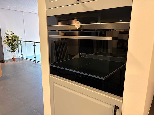 Rotpunkt - showroomkeuken met pelgrim/siemens apparatuur - afbeelding 7 van  27