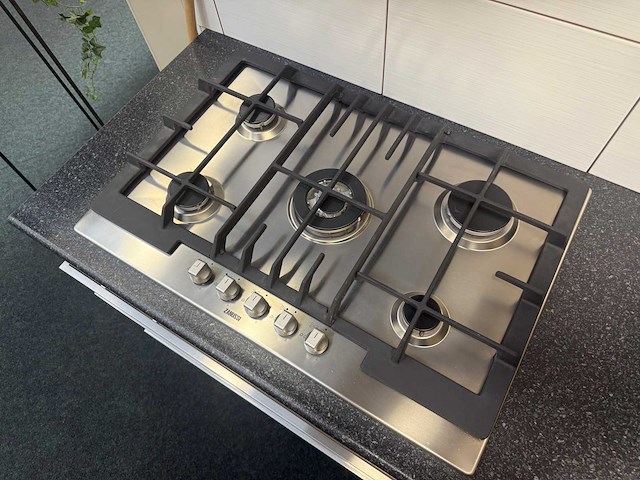 Rotpunkt - showroomkeuken - afbeelding 21 van  34