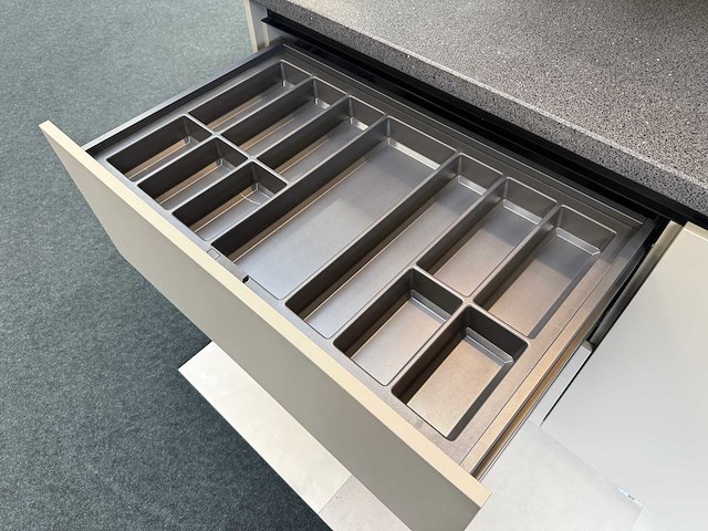 Rotpunkt - showroomkeuken - afbeelding 24 van  28