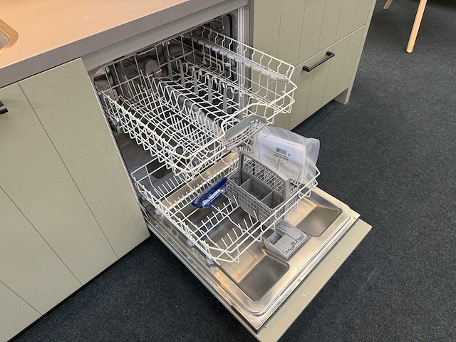 Rotpunkt - showroomkeuken - afbeelding 10 van  23