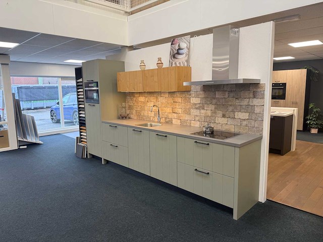 Rotpunkt - showroomkeuken - afbeelding 1 van  23