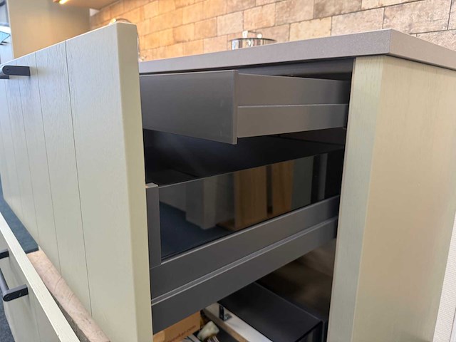 Rotpunkt - showroomkeuken - afbeelding 19 van  23