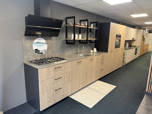 Rotpunkt - showroomkeuken - afbeelding 1 van  31