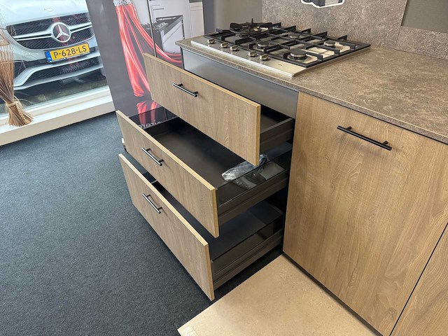 Rotpunkt - showroomkeuken - afbeelding 27 van  31