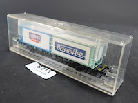 Rowa? containerwagon met twee containers, waarvan één met de opdruk "findus tiefgekühlt" (blauw) en één met "belgian line" (lichtgroen) - afbeelding 1 van  3