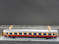 Rowa? tee personenrijtuig van de duitse spoorwegen (db) in de bekende rood-beige trans europ express (tee) - afbeelding 2 van  3