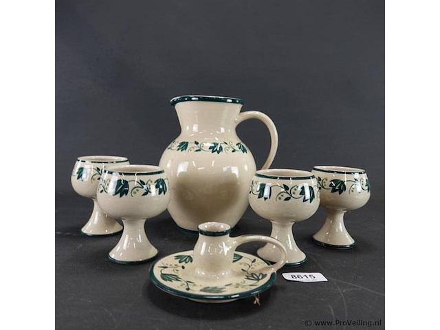 Royal boch?. schenkkan met kelkkommen en kandelaar - afbeelding 2 van  5