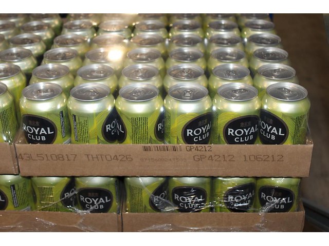 Royal club bitter lemon. 60 trays a 24 blikken 0,33l. totaal 1440 blikken. tht 4-26. bod is inclusief 216 e... - afbeelding 2 van  2