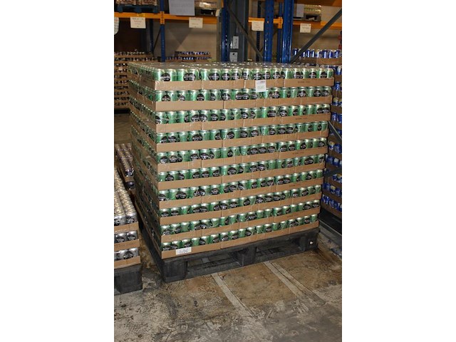 Royal club ginger ale. 100 trays a 24 blikken 0,33l. totaal 2400 blikken. tht 6-26. bod is inclusief 360 eu... - afbeelding 2 van  2