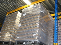 Royal club tonic. 120 trays a 24 blikken 0,33l. totaal 2880 blikken. tht 6-26. bod is inclusief 432 euro st... - afbeelding 1 van  2