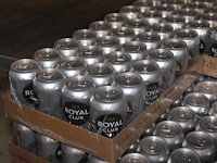Royal club tonic. 35 trays a 24 blikken 0,33l. totaal 840 blikken. tht 3-26. bod is inclusief 126 euro stat... - afbeelding 2 van  2