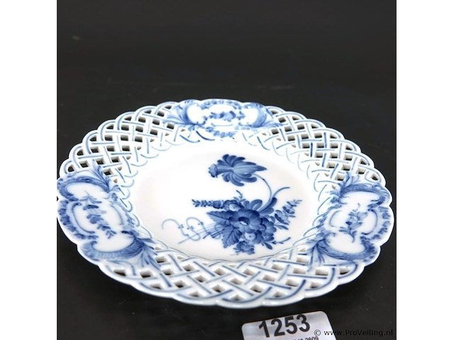 Royal copenhagen ajourgevormd porseleinen sierbord - afbeelding 1 van  5