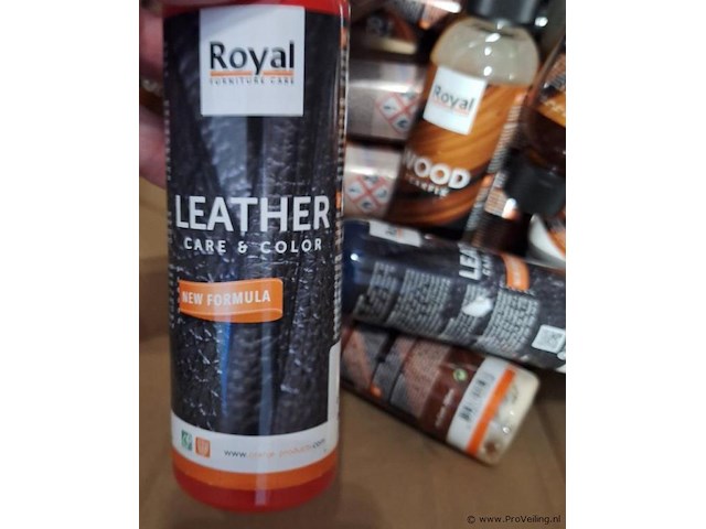 Royal lederverzorgingscrème leather care & color - partij van ca. 65 stuks - afbeelding 2 van  2