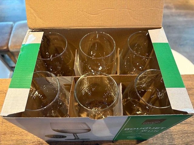 Royal leerdam - bouquet - doos wijnglazen (9x) - afbeelding 2 van  3