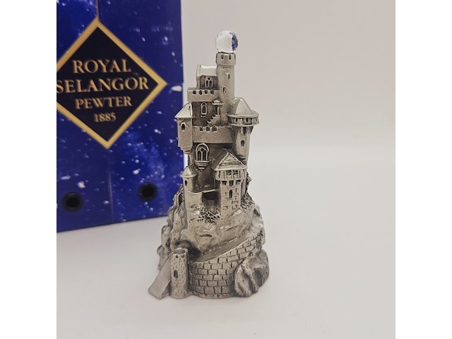 Royal selangor pewter castle gedecoreerd met kristal - afbeelding 1 van  10