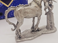 Royal selangor pewter 'the brave horse' gemaakt door liberty - afbeelding 9 van  10