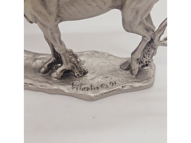 Royal selangor pewter 'the brave horse' gemaakt door liberty - afbeelding 10 van  10