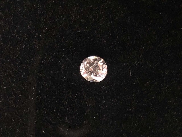 Roze briljant diamant 0.14 carat - afbeelding 1 van  5
