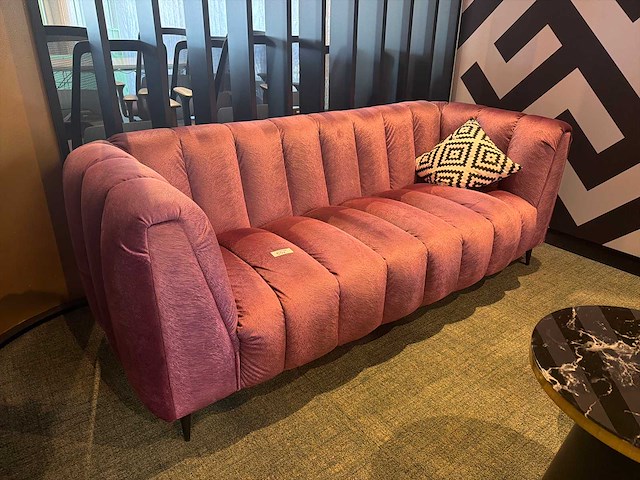 Roze design bank - afbeelding 1 van  4