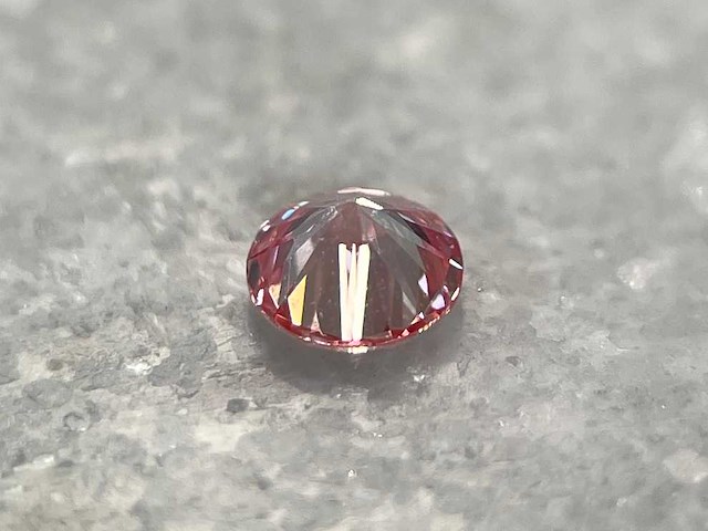 Roze diamant - 0.22 carat briljant geslepen diamant - afbeelding 2 van  4