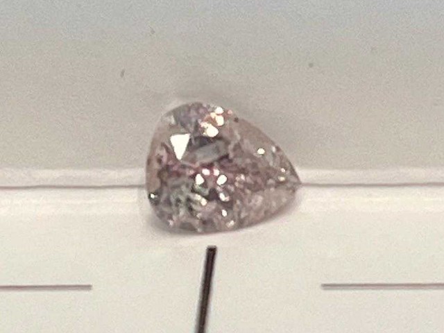 Roze diamant 0.40 carat natuurlijke roze diamant gecertificeerd - afbeelding 1 van  4